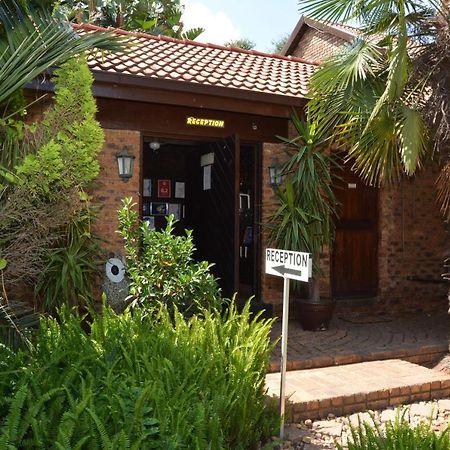 Aero Guest Lodge Kempton Park Bagian luar foto