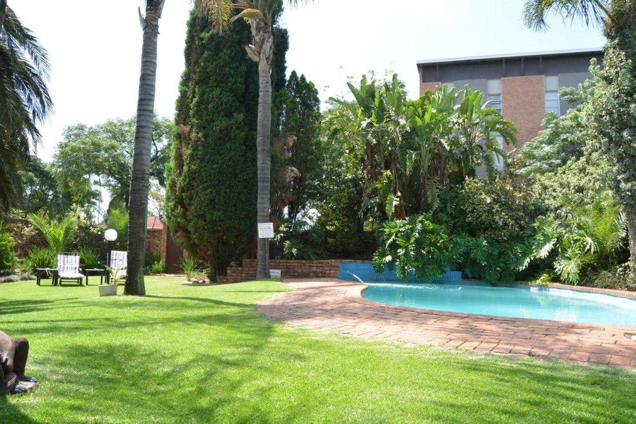 Aero Guest Lodge Kempton Park Bagian luar foto