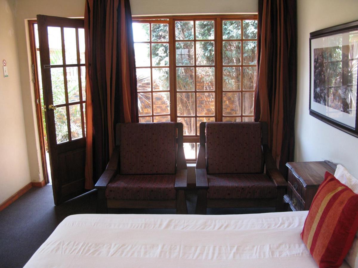 Aero Guest Lodge Kempton Park Bagian luar foto