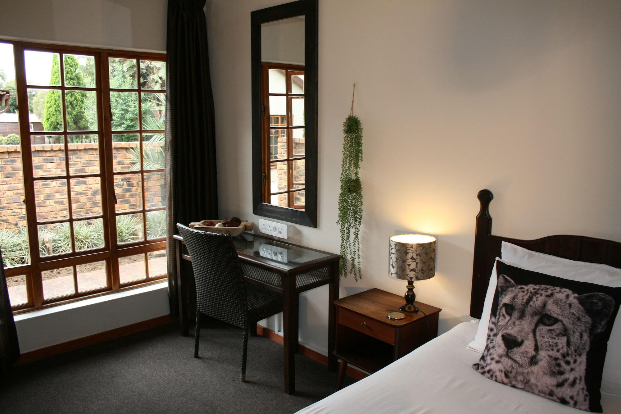 Aero Guest Lodge Kempton Park Bagian luar foto