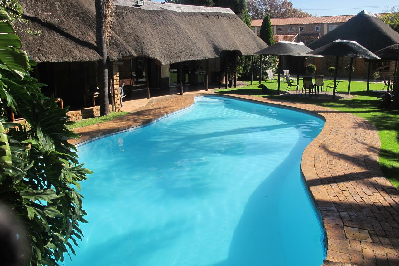 Aero Guest Lodge Kempton Park Bagian luar foto