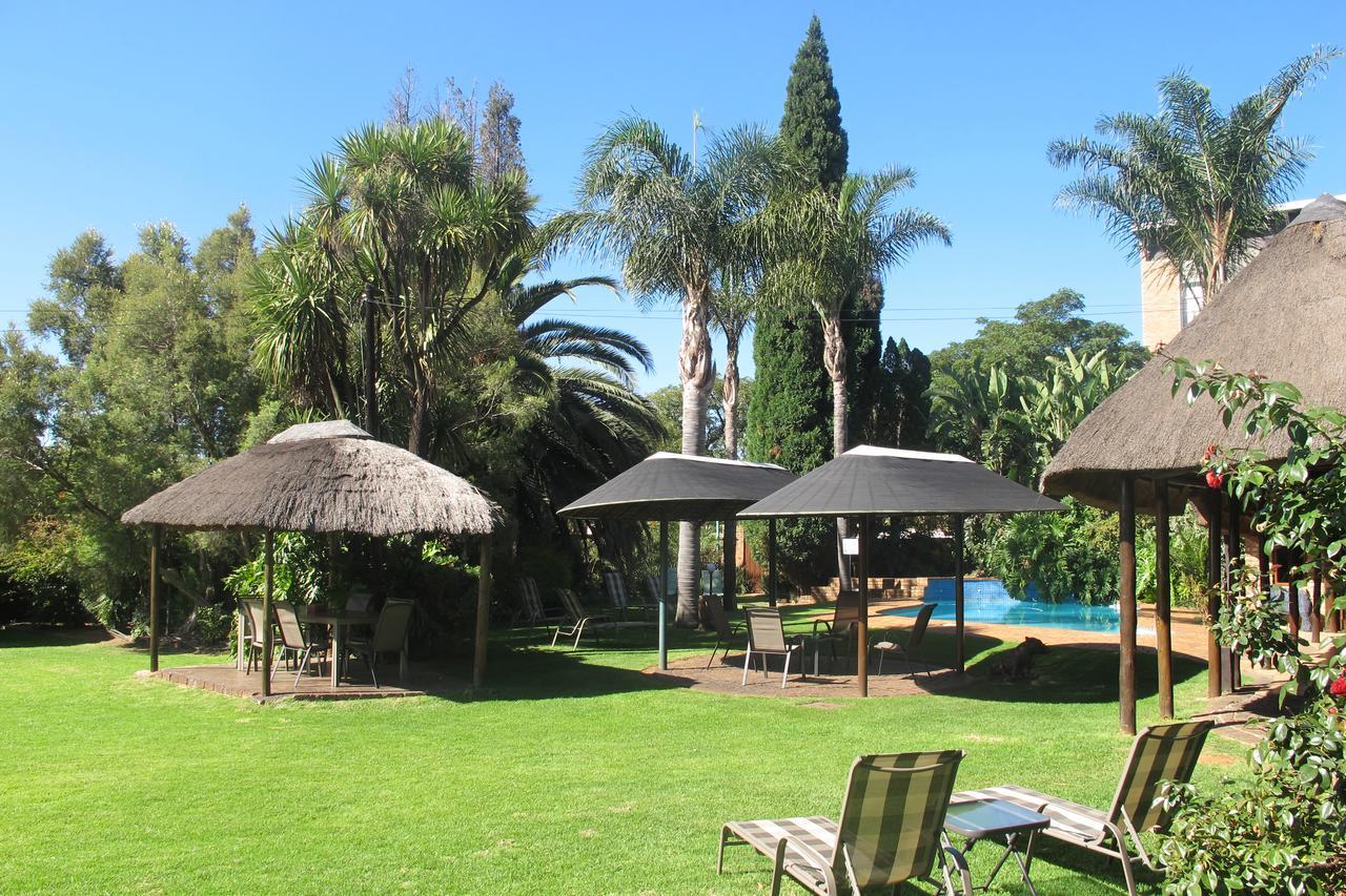 Aero Guest Lodge Kempton Park Bagian luar foto