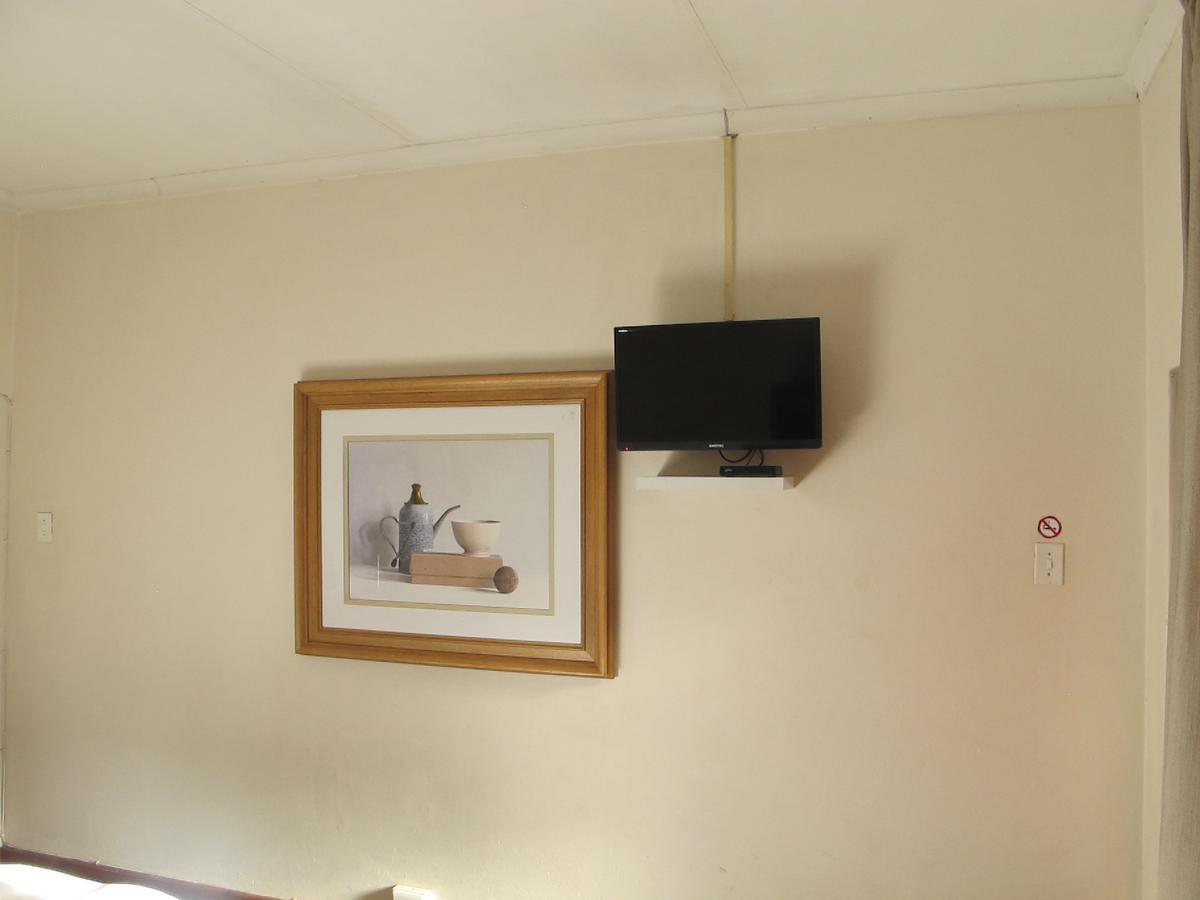 Aero Guest Lodge Kempton Park Bagian luar foto