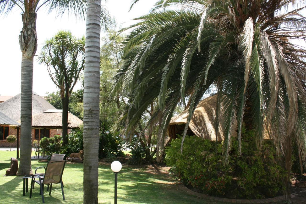 Aero Guest Lodge Kempton Park Bagian luar foto